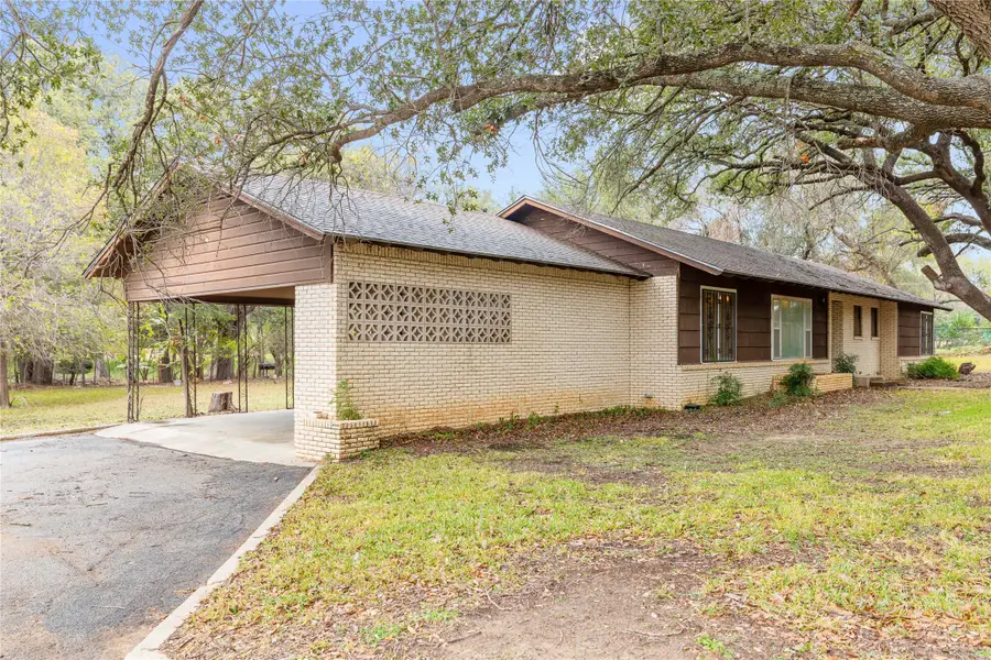 3904 Oakdale Drive, Brownwood, TX 76801 - Image #3