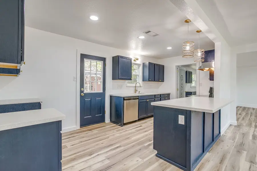 521 Mesquite Avenue, Crowley, TX 76036 - Image #2