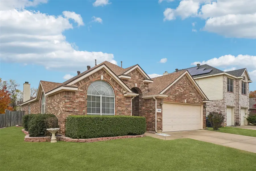 3649 Smoke Tree Trail, Euless, TX 76040 - Image #2