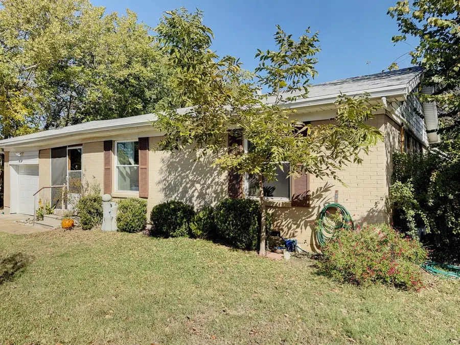 2015 Meadow Lane, Arlington, TX 76010 - Image #3