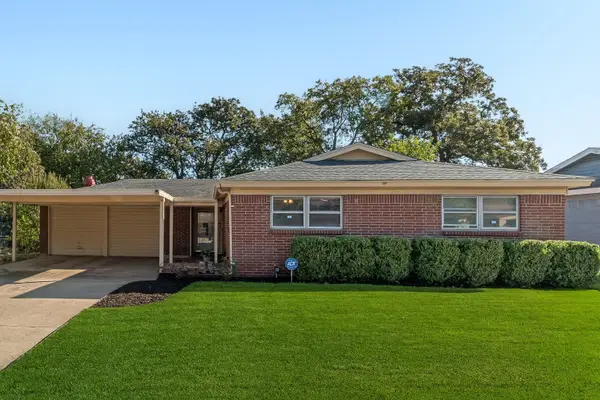 1008 Russell Lane, Bedford, TX 76022