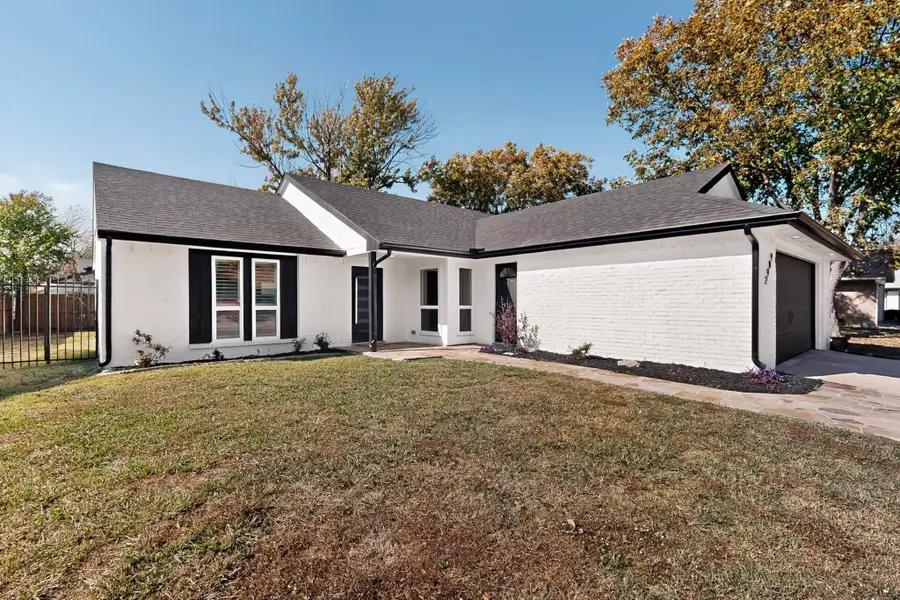 2909 Echo Drive, Grand Prairie, TX 75052 - Image #2