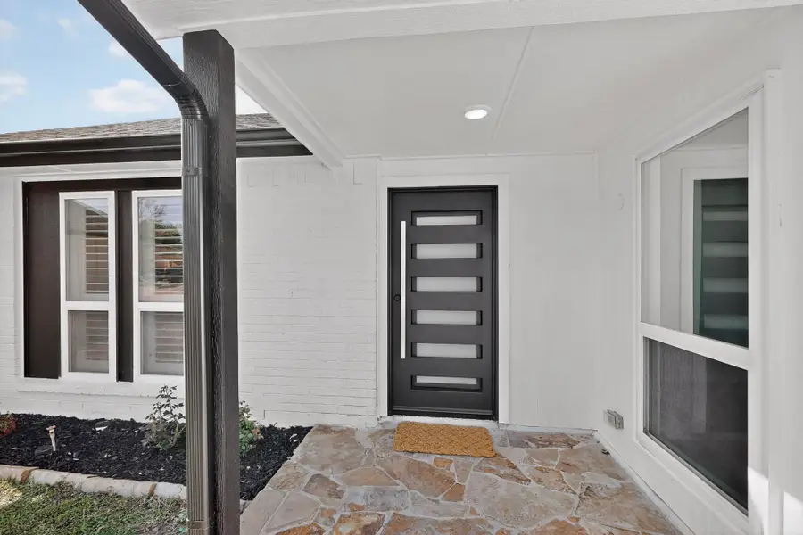 2909 Echo Drive, Grand Prairie, TX 75052 - Image #3