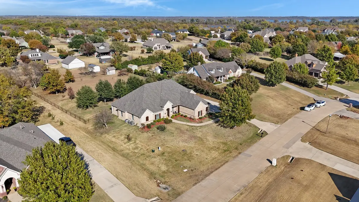 7701 Oak Creek Lane, Denton, TX 76208 - Image #1