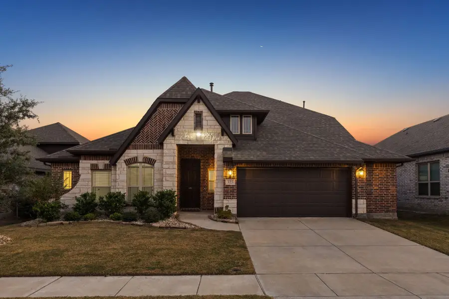 323 Bluewood Drive, Fate, TX 75087 - Image #2