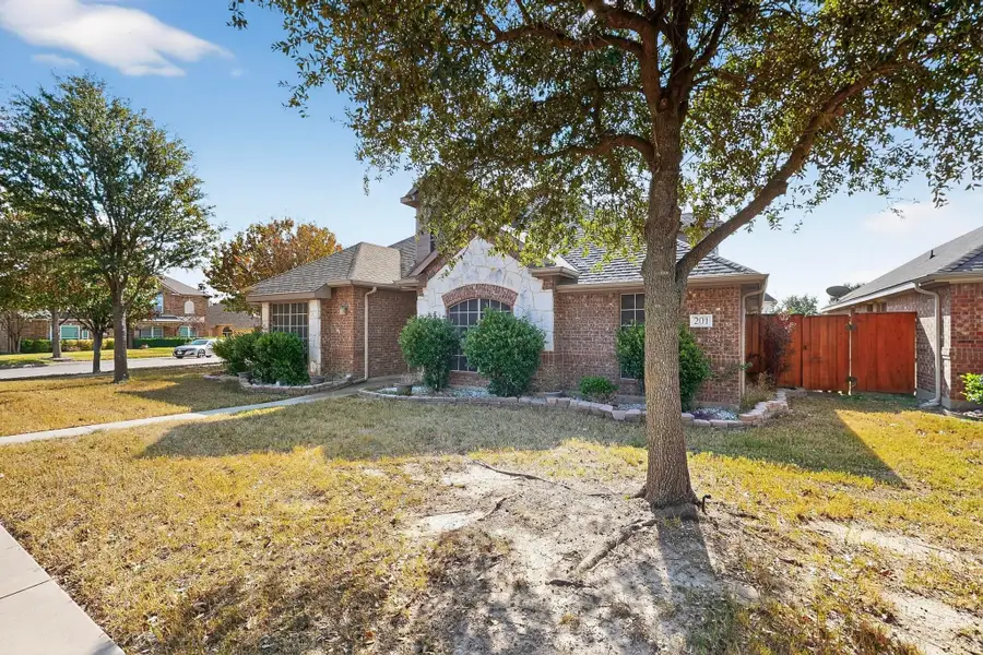 201 Hartley Lane, Red Oak, TX 75154 - Image #3
