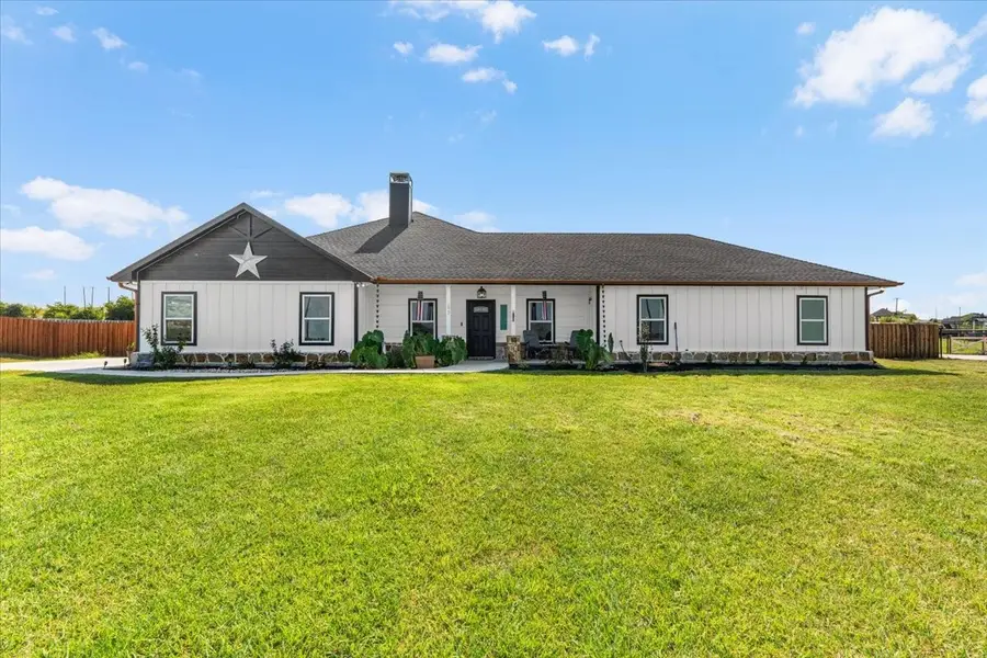 1072 Justin Drive, Springtown, TX 76082 - Image #2