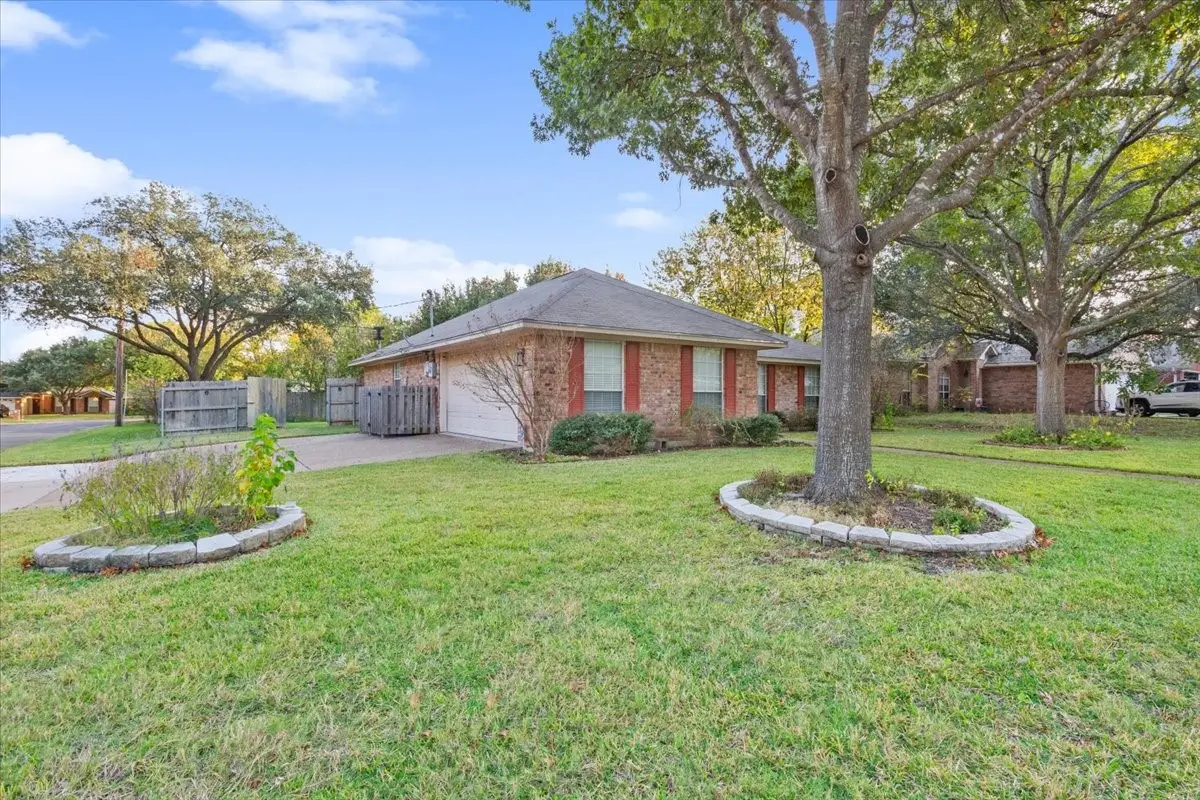 10700 Apache Drive, Waco, TX 76712 - Image #1