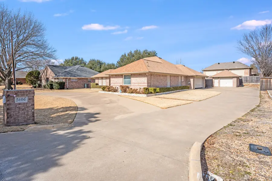 5606 Choctaw Drive, Granbury, TX 76049 - Image #3