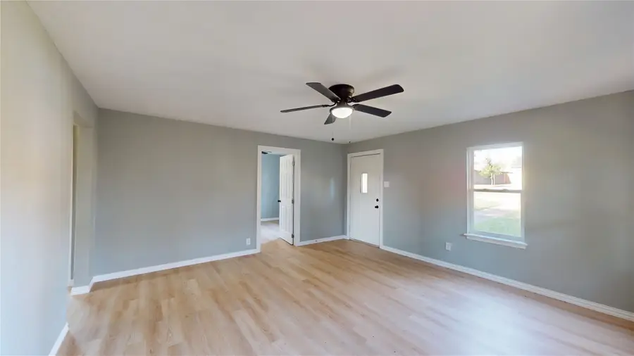 5729 Donnelly Avenue, Fort Worth, TX 76107 - Image #3