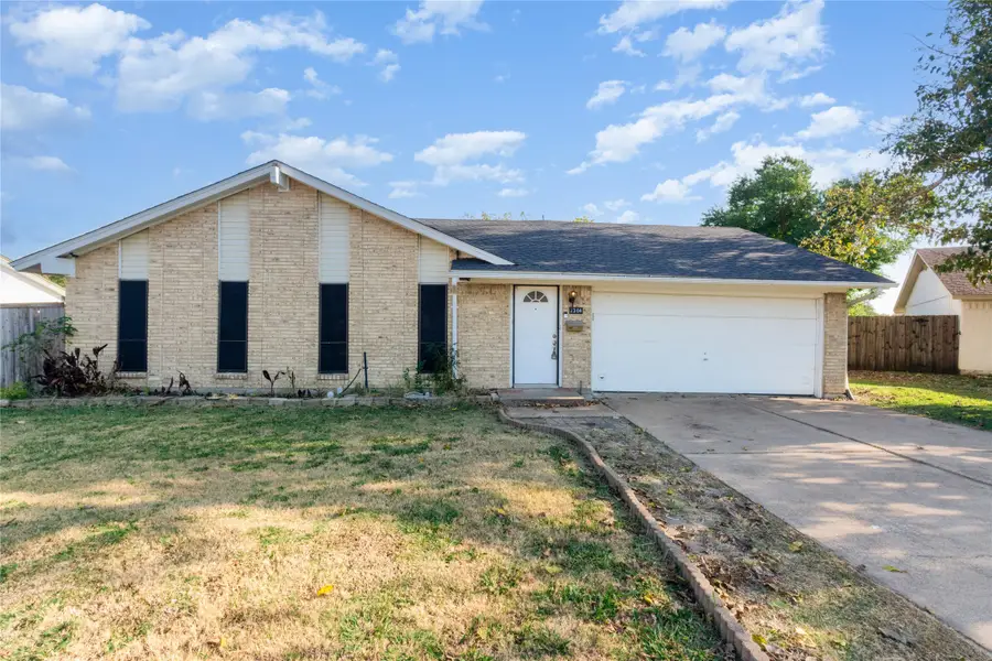 2304 Greenwood Circle, Carrollton, TX 75006 - Image #3