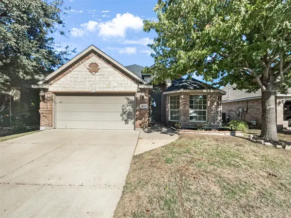 4645 Golden Yarrow Drive, Fort Worth, TX 76244