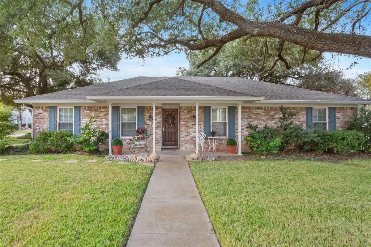 8604 Briargrove Drive, Woodway, TX 76712 - Image #1