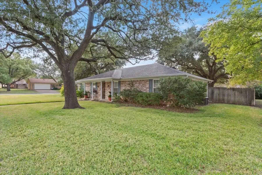 8604 Briargrove Drive, Woodway, TX 76712 - Image #3