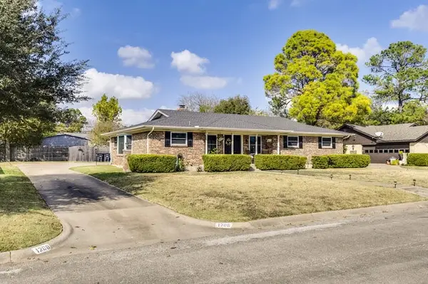 1208 Cindy Lane, Cleburne, TX 76033