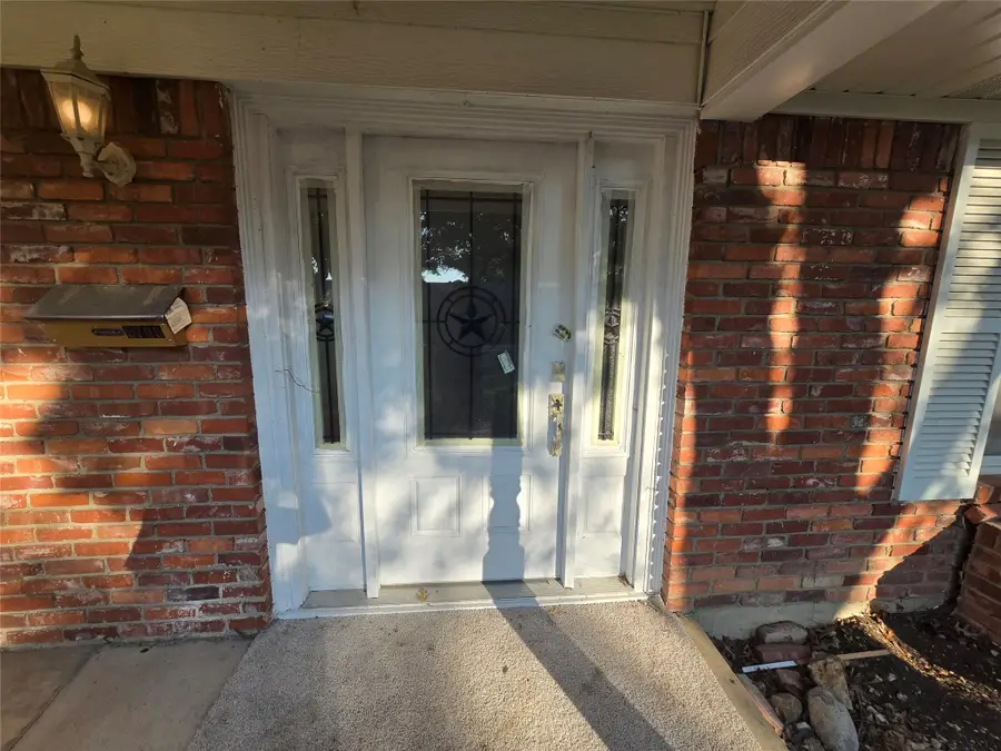 5709 Wedgworth Road, Fort Worth, TX 76133 - Image #3