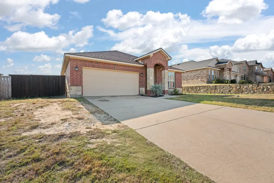 204 Rock Meadow Drive, Crowley, TX 76036 - Image #2