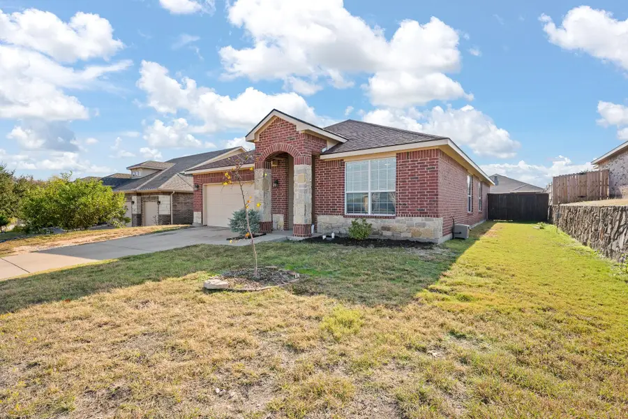 204 Rock Meadow Drive, Crowley, TX 76036 - Image #3