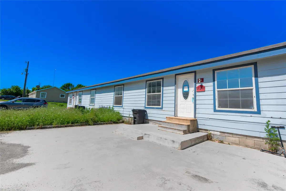 119 Windy Creek Court, Springtown, TX 76082 - Image #1