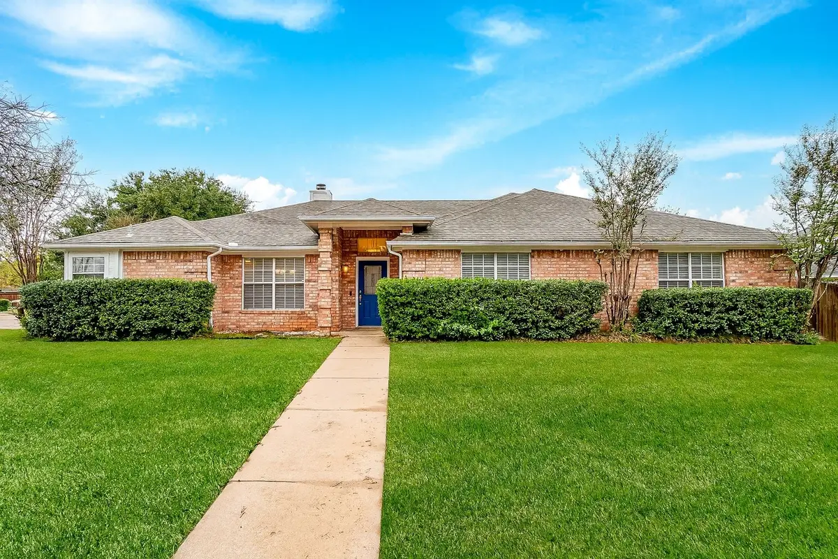 701 Stonebrooke Drive, Burleson, TX 76028 - Image #1