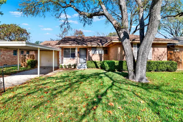 2729 Lockhart Avenue, Dallas, TX 75228