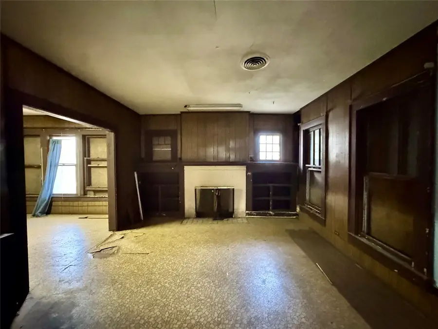 807 N Marable Street, West, TX 76691 - Image #2