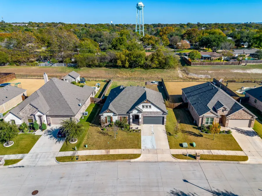 3929 Brookdale Road, Benbrook, TX 76116 - Image #2
