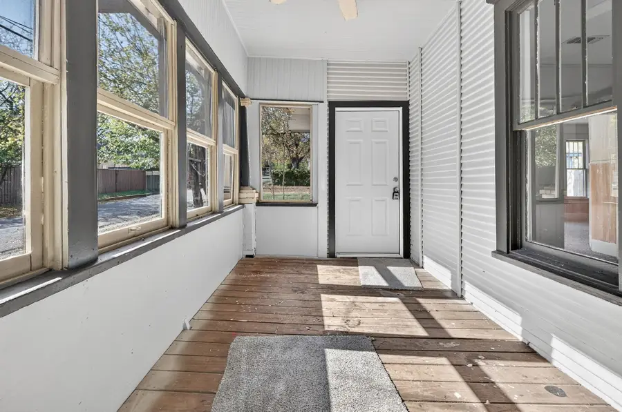 512 NW 9th Street, Mineral Wells, TX 76067 - Image #2