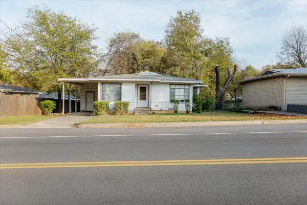 1213 S Lamar Street, Weatherford, TX 76086