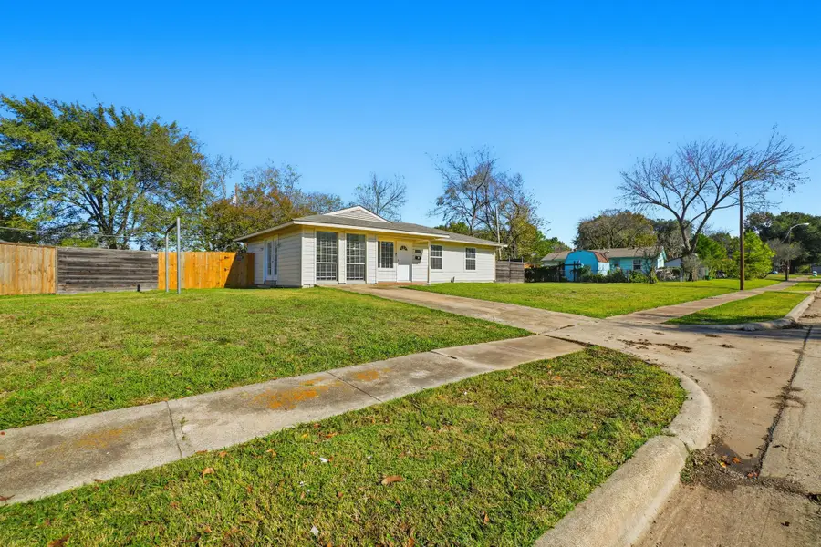 1013 Casa Drive, Mesquite, TX 75149 - Image #3