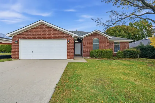 7109 Lost Horizon Drive, Benbrook, TX 76126