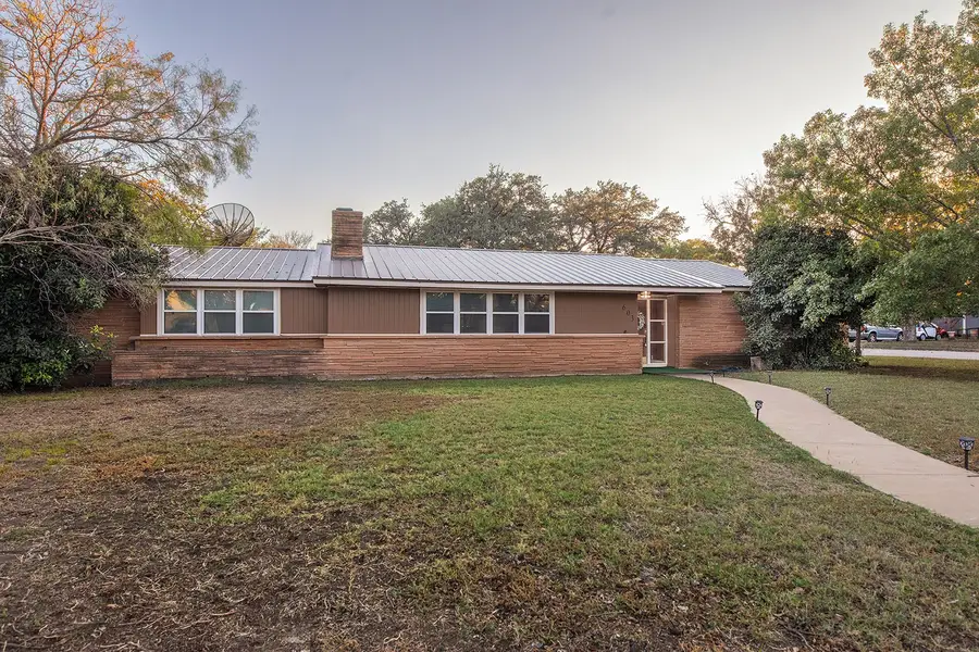 603 Grand Avenue, Brady, TX 76825 - Image #2