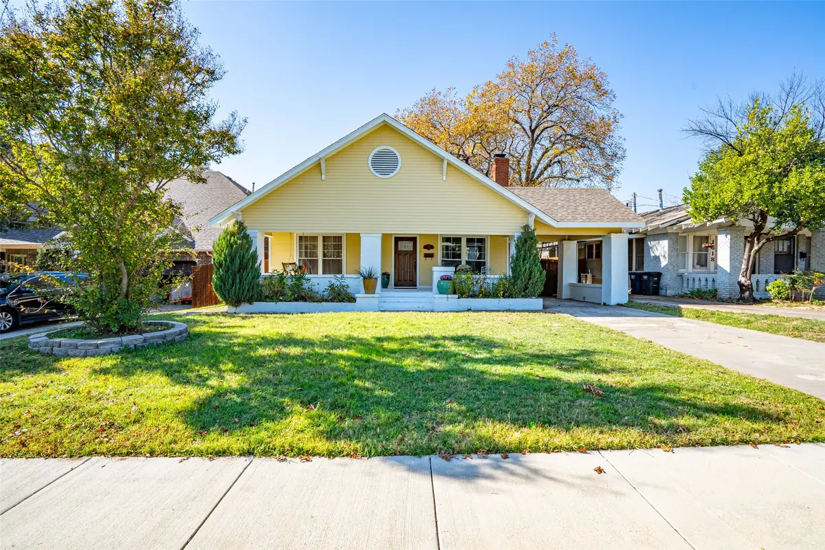 1620 Clover Lane, Fort Worth, TX 76107 - Image #1