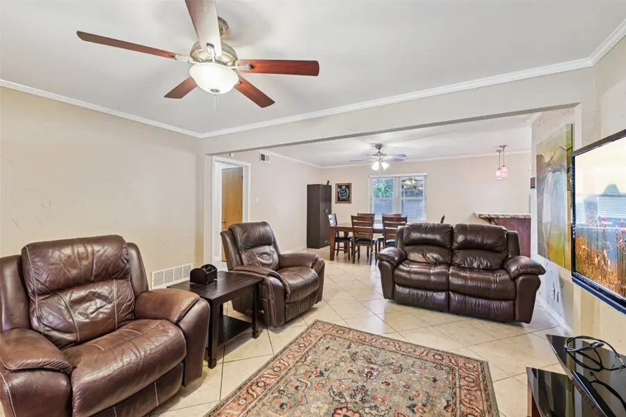 506 Lynda Lane, Arlington, TX 76010 - Image #3