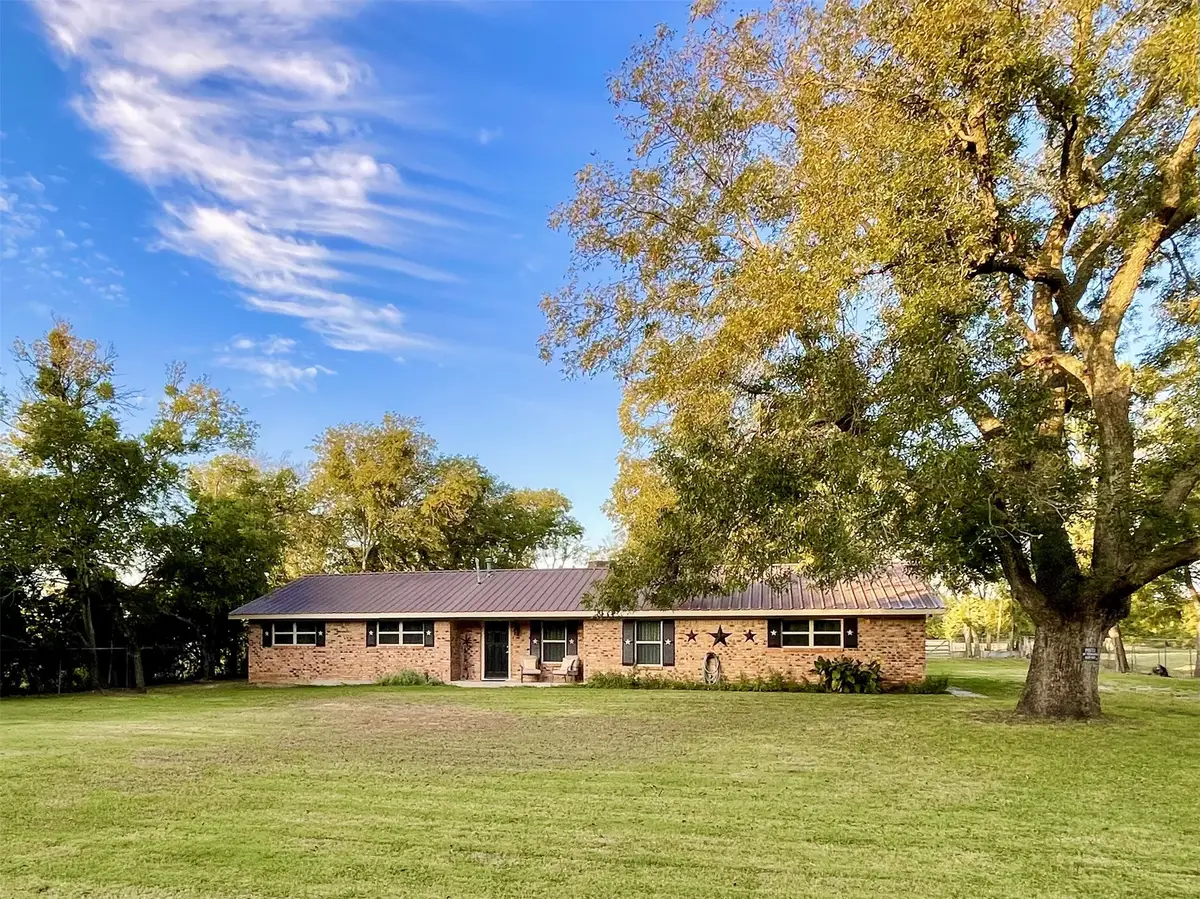 945 Brickyard Road, West, TX 76691 - Image #1