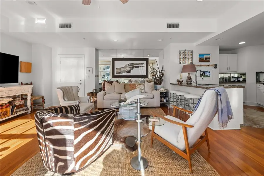 411 W 7th Street, Fort Worth, TX 76102 - Image #2