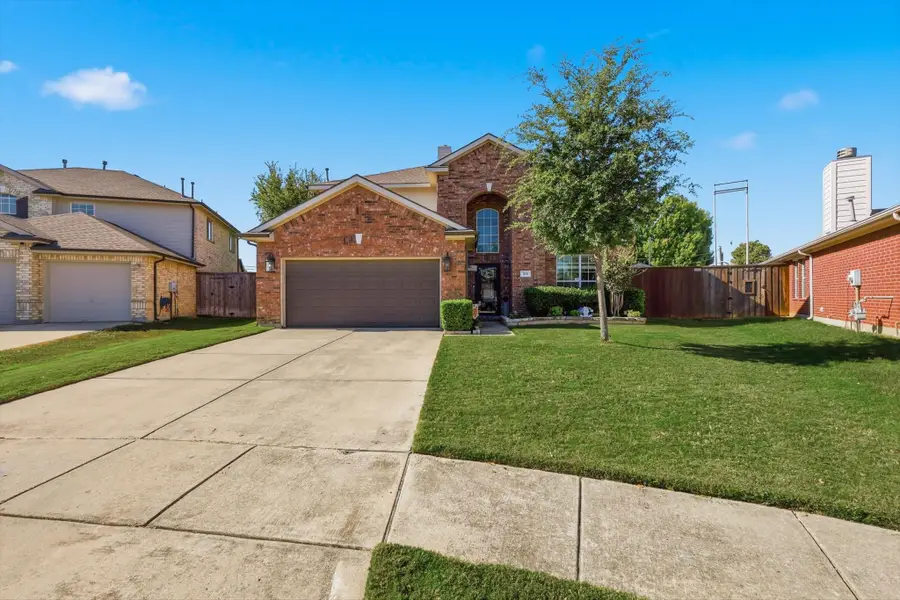 310 Salsbury Drive, Euless, TX 76040 - Image #2