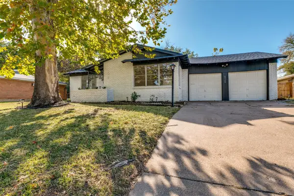 6920 Robinhood Lane, Fort Worth, TX 76112