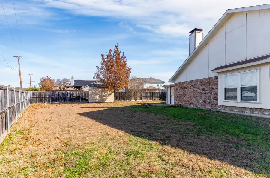 5801 Winell Drive, Garland, TX 75043 - Image #3