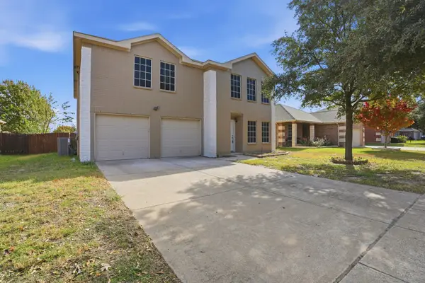 932 Robbins Way, Saginaw, TX 76179