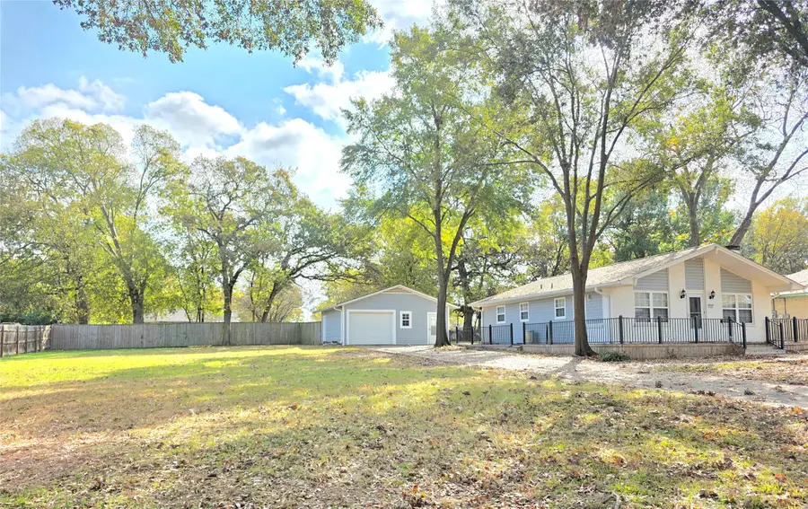 131 Ocean Drive, Gun Barrel City, TX 75156 - Image #2