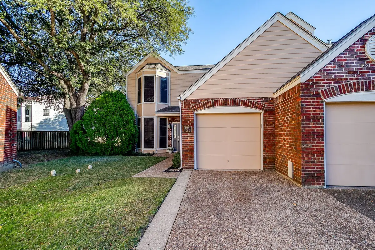 221 Cimarron Trail #1, Irving, TX 75063 - Image #1