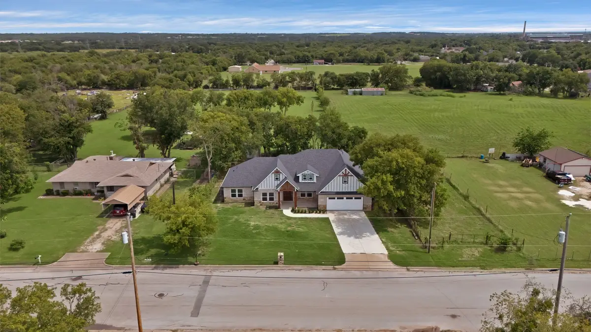 206 Hix Road, Cleburne, TX 76031 - Image #1