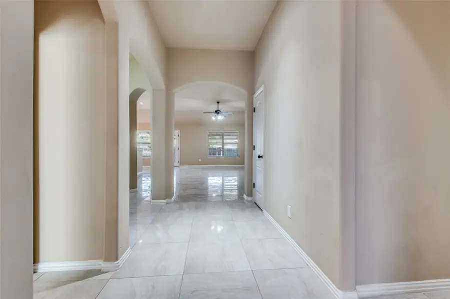 1615 Ridgemar Drive, Grand Prairie, TX 75051 - Image #3