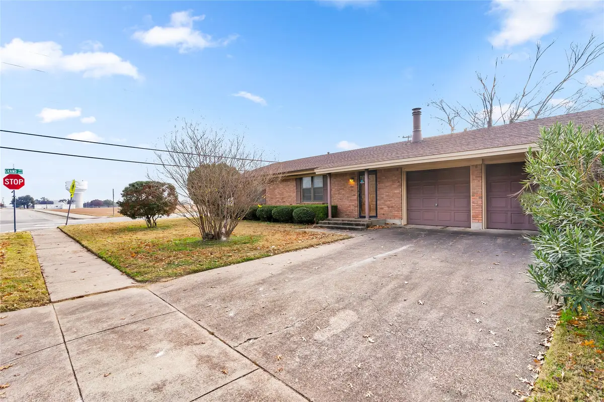 1301 Rose Avenue, Cleburne, TX 76033 - Image #1