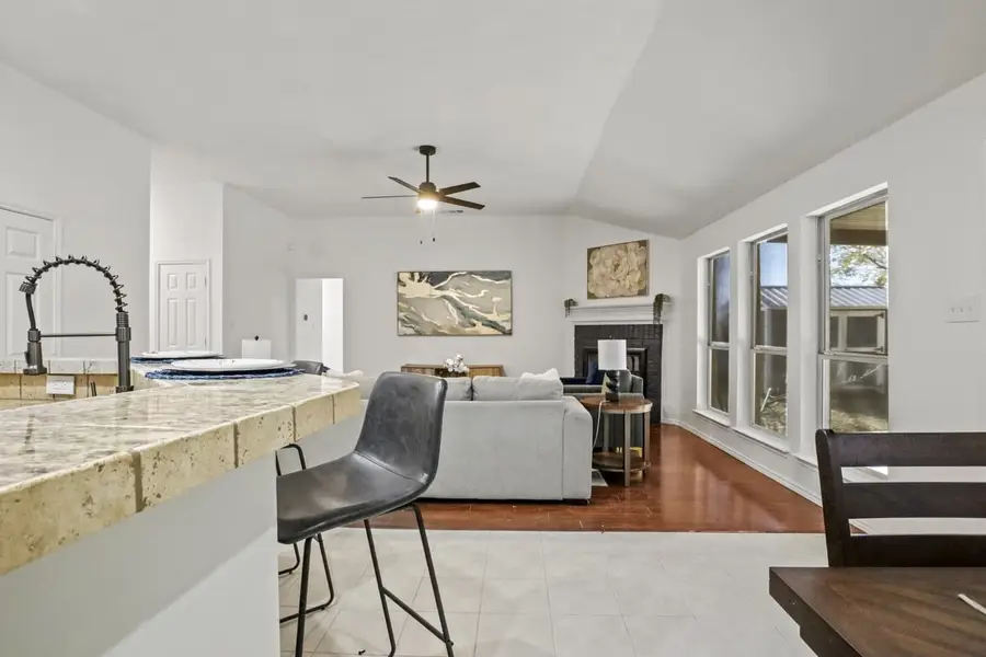 401 Barbara Jean Lane, Burleson, TX 76028 - Image #3