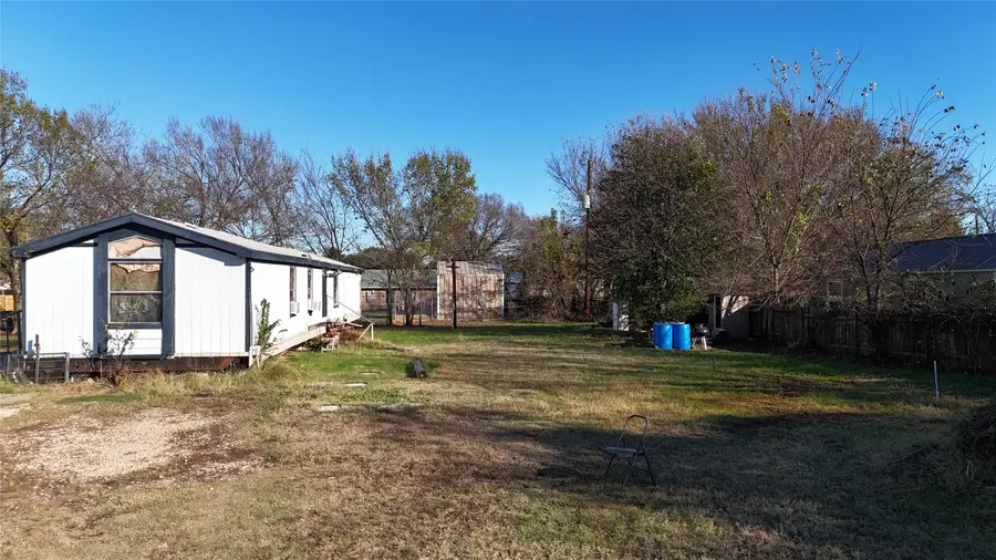 214 Pearson Lane, Azle, TX 76020 - Image #2