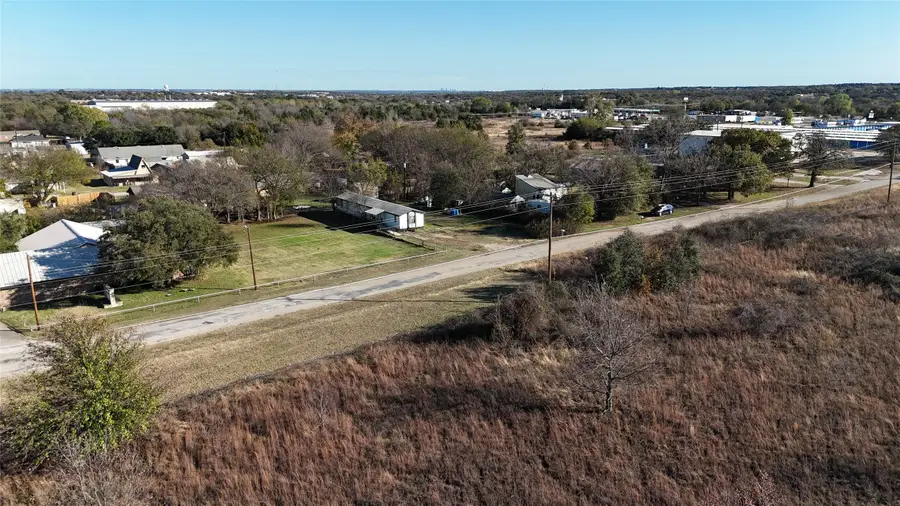 214 Pearson Lane, Azle, TX 76020 - Image #3