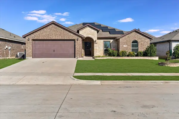 224 Cattlemans Trail, Saginaw, TX 76131
