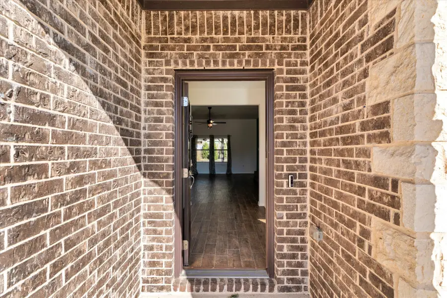 224 Cattlemans Trail, Saginaw, TX 76131 - Image #3